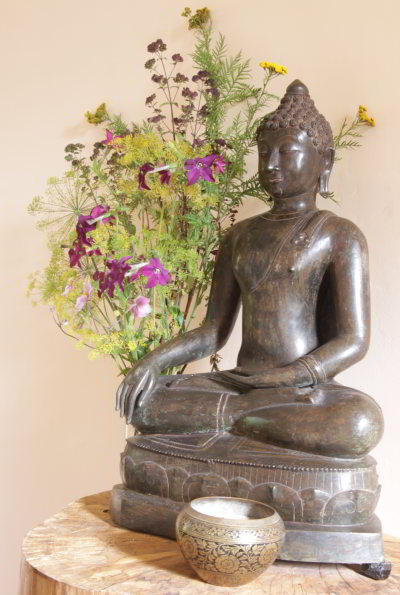 Image of a Buddha.